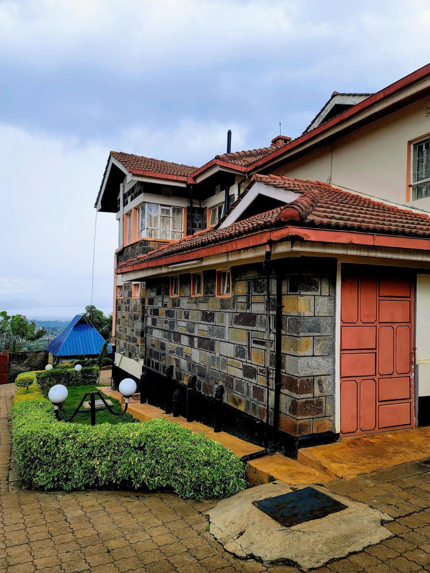 Apex Resort Nakuru Eksteriør billede
