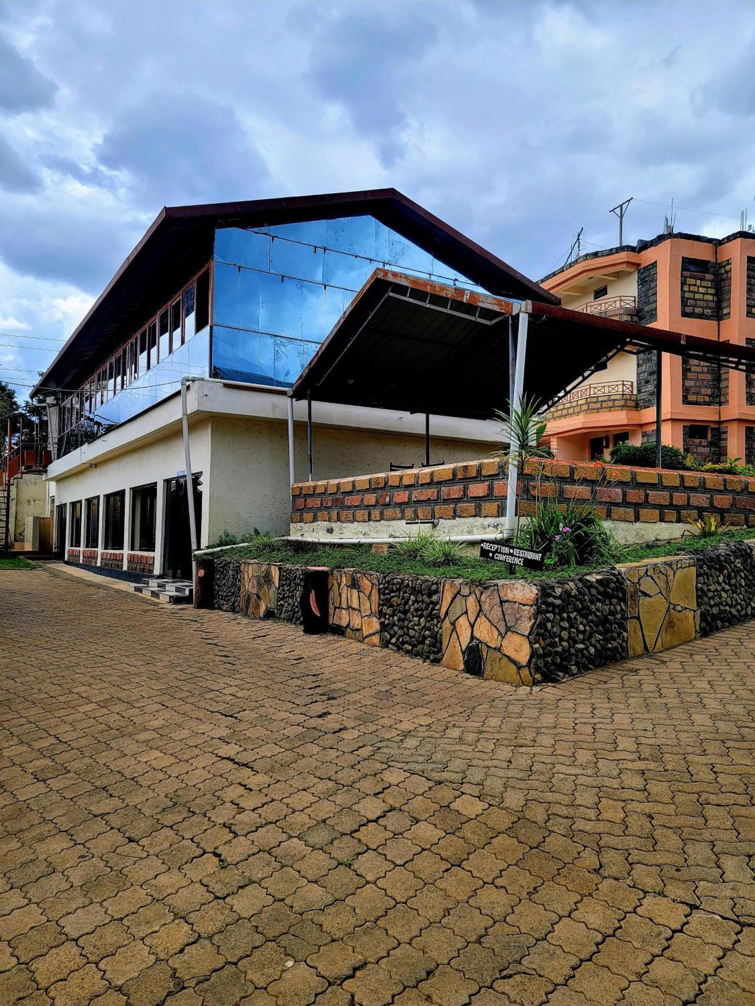 Apex Resort Nakuru Eksteriør billede