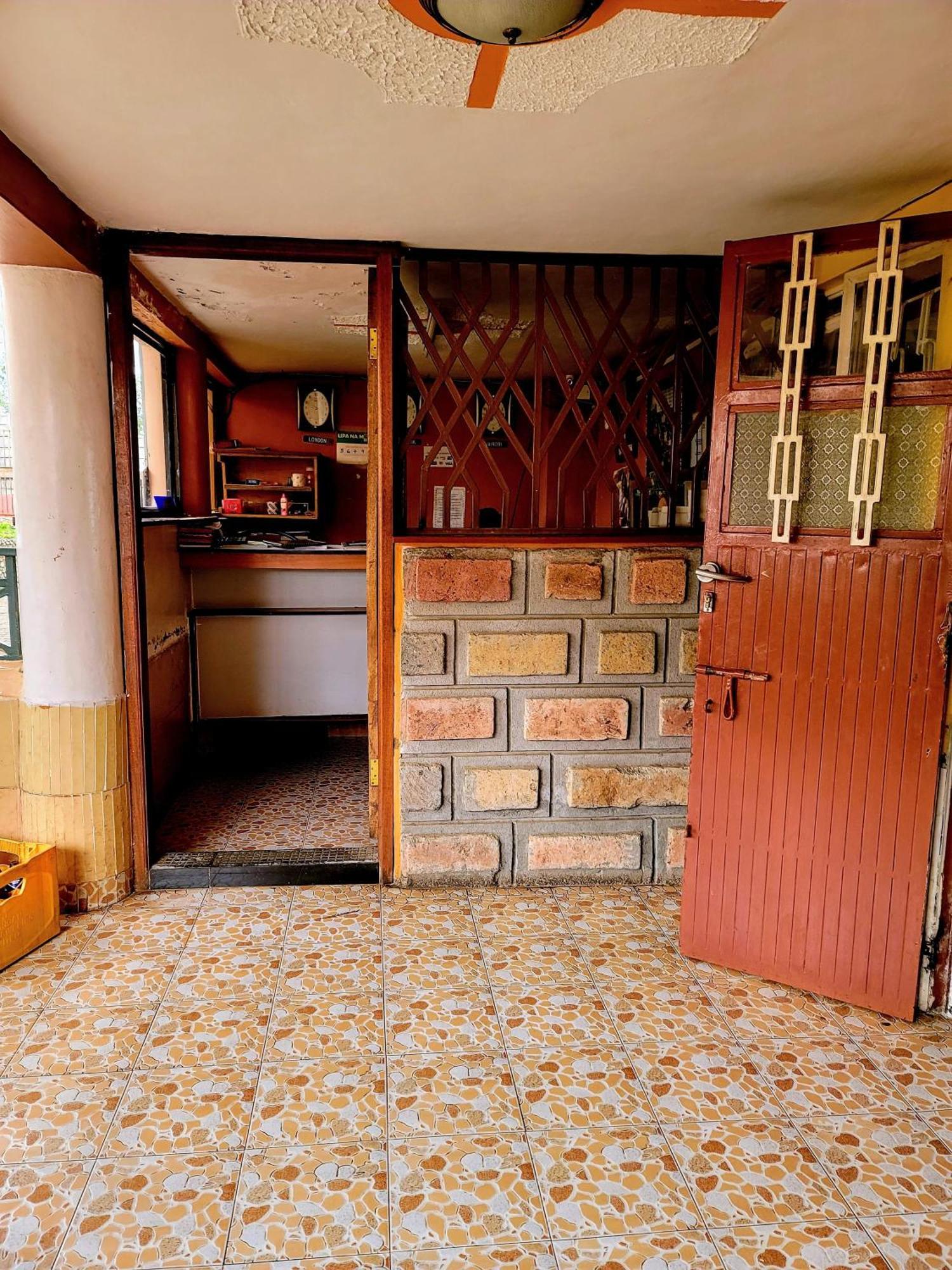 Apex Resort Nakuru Eksteriør billede