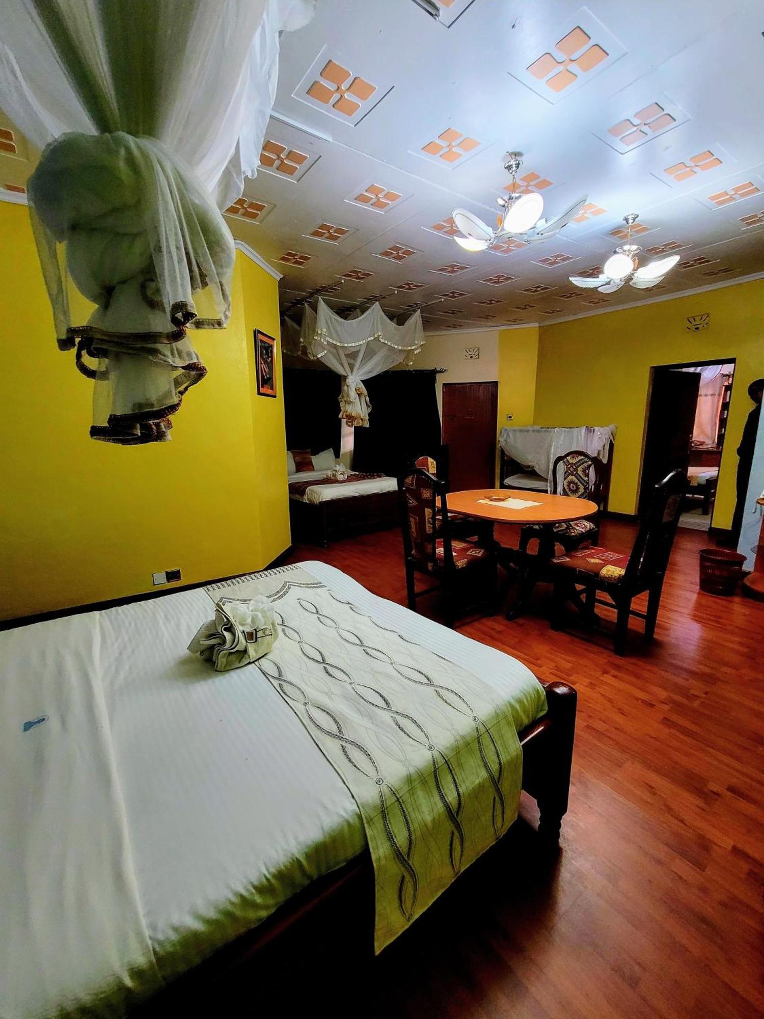Apex Resort Nakuru Eksteriør billede