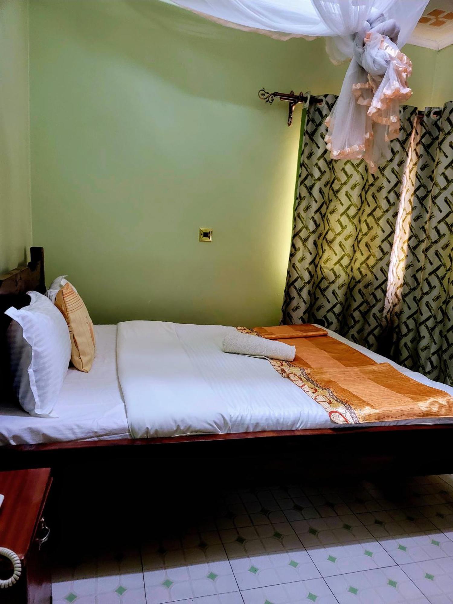 Apex Resort Nakuru Eksteriør billede