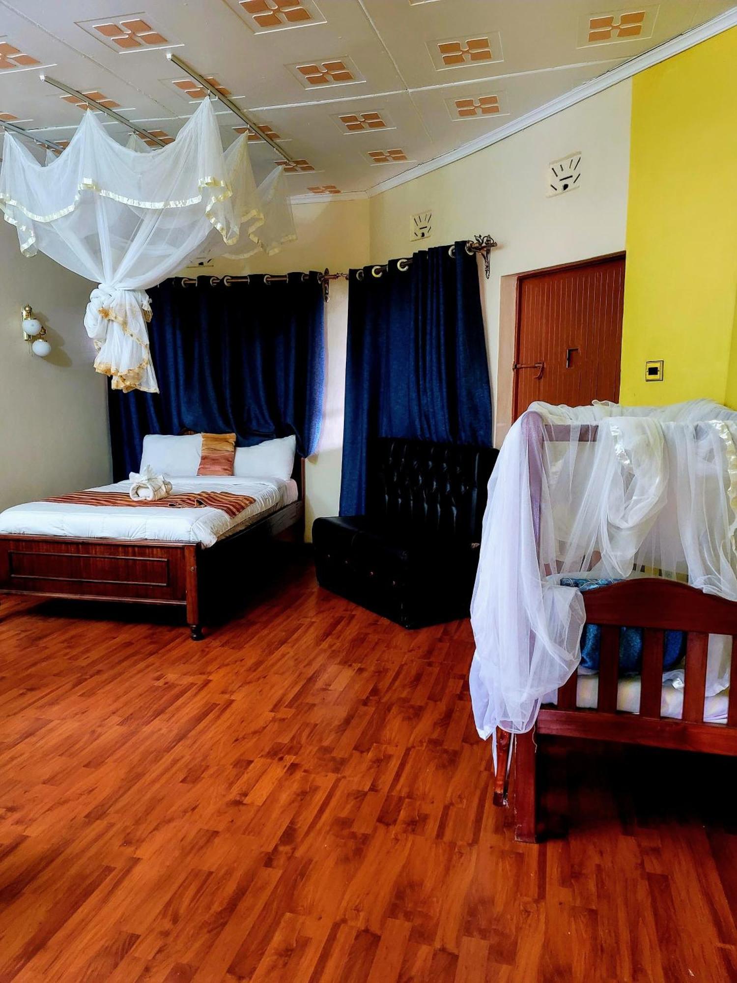 Apex Resort Nakuru Eksteriør billede