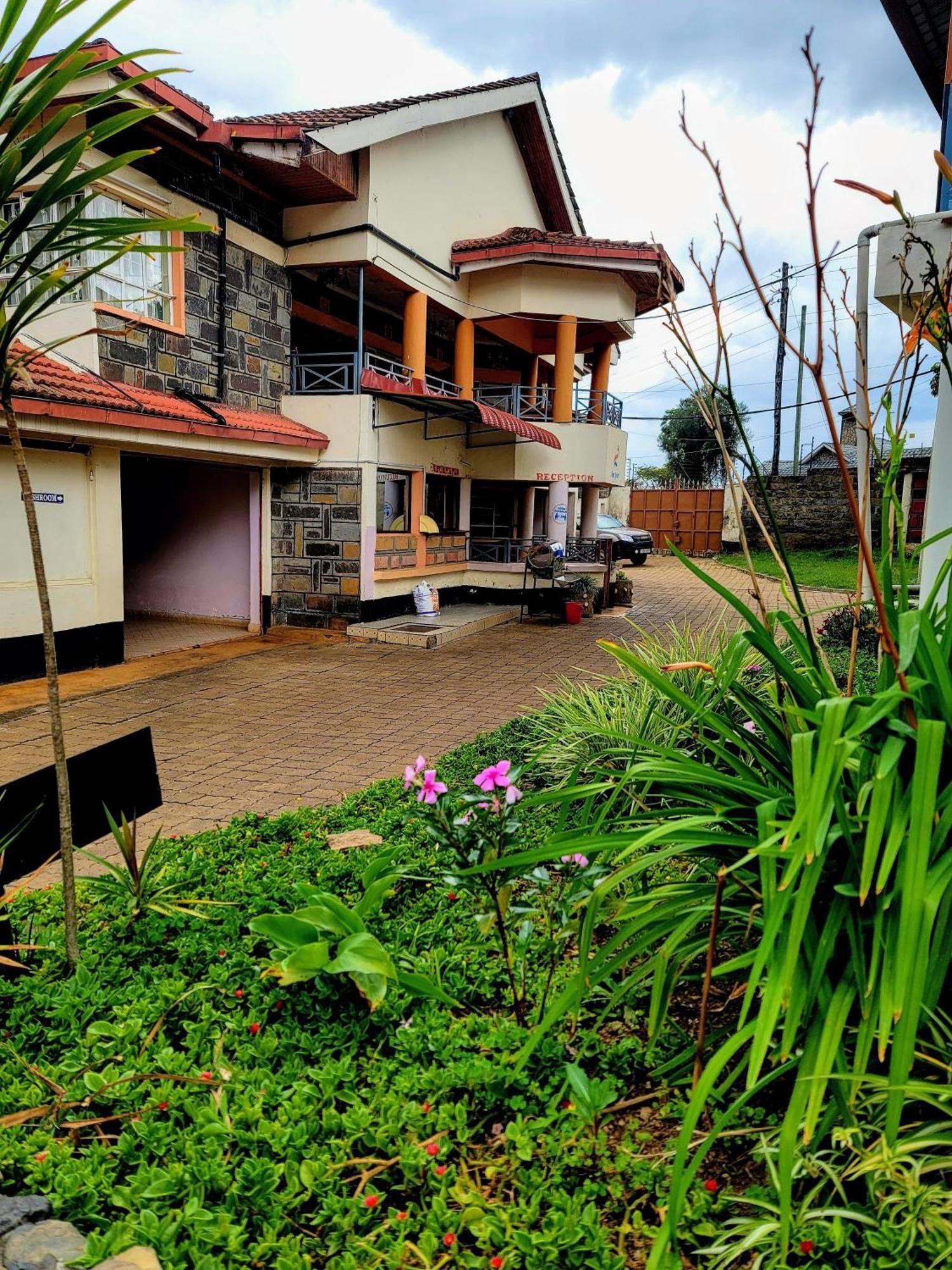 Apex Resort Nakuru Eksteriør billede