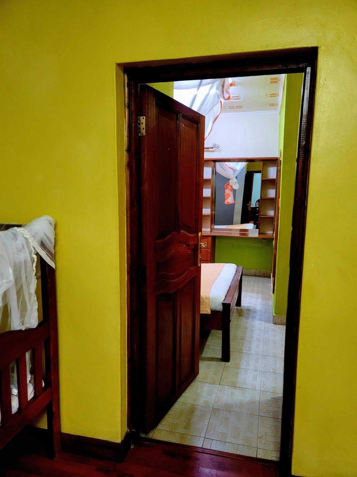Apex Resort Nakuru Eksteriør billede