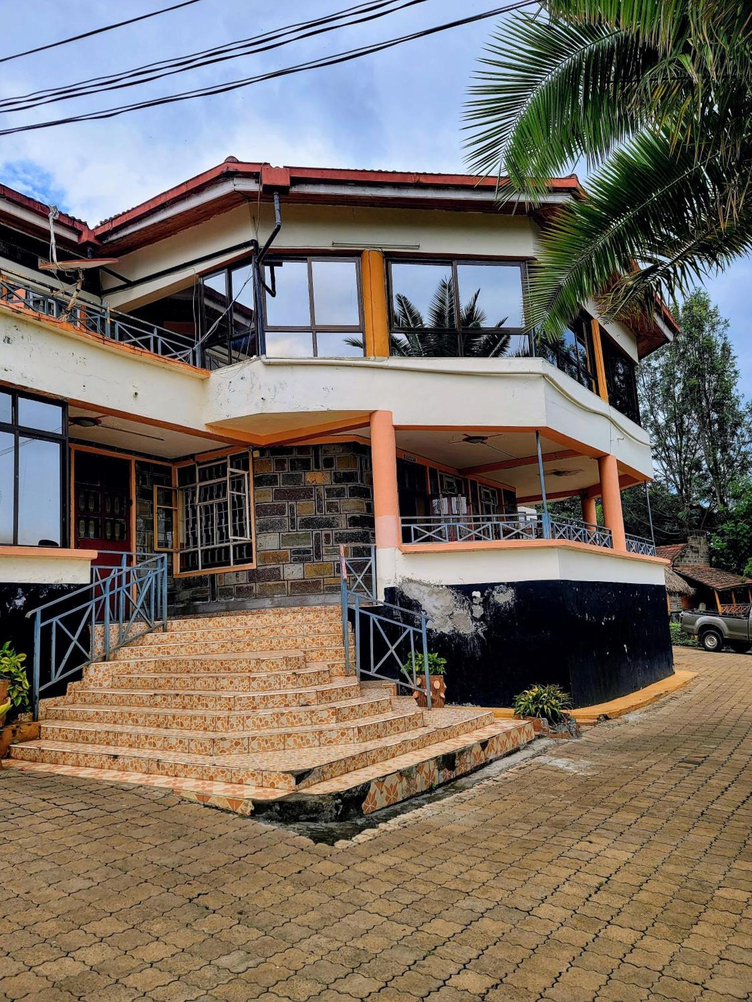 Apex Resort Nakuru Eksteriør billede